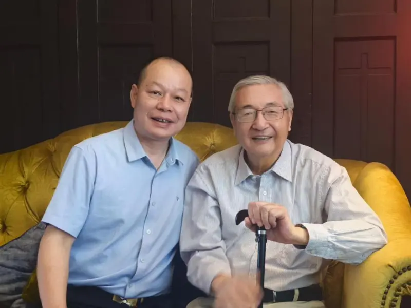 Meeting with CAS Academician Xu Zhihong to Explore Anoectochilus Biomanufacturing Technology and Obtain His Exclusive Inscription for Xinquan Shibawan Ice Snow Anoectochilus